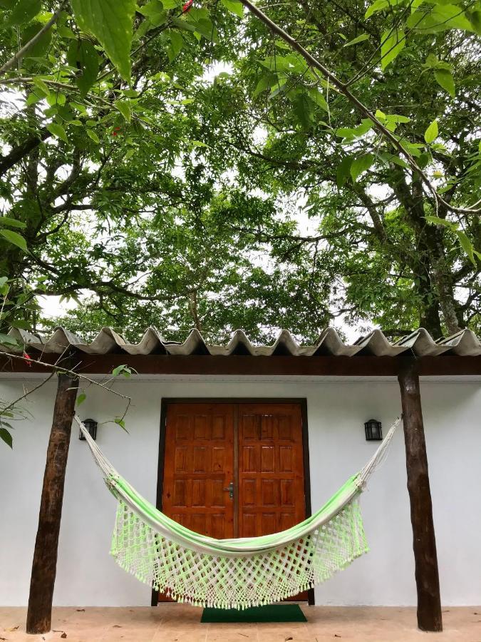 Chalé Privativo à beira do rio Jaguareguava na Mata Atlântica em Bertioga SP Villa Exterior foto